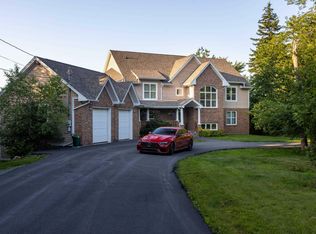 215 Scotsdale Dr, Musquodoboit Harbour, NS B0J2L0