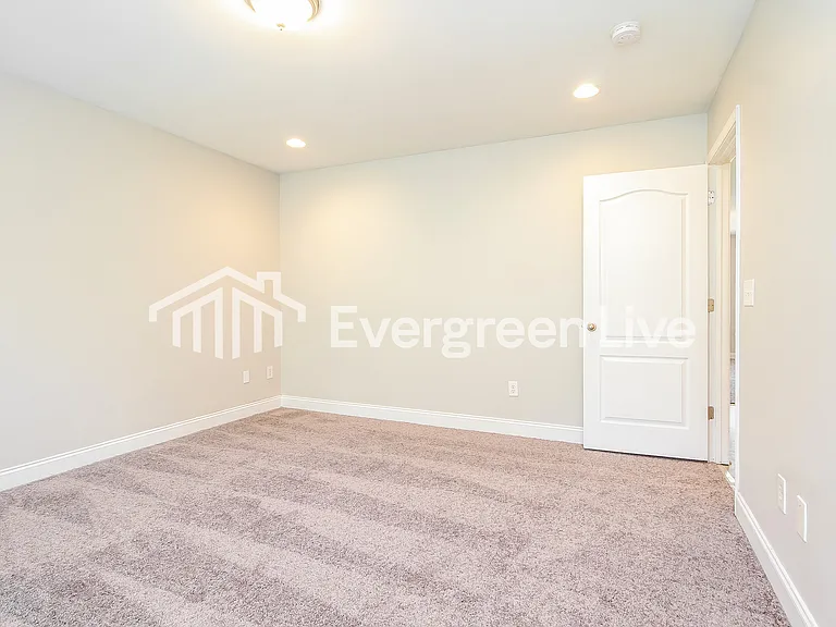 195 Beverly Ln — Photo 6