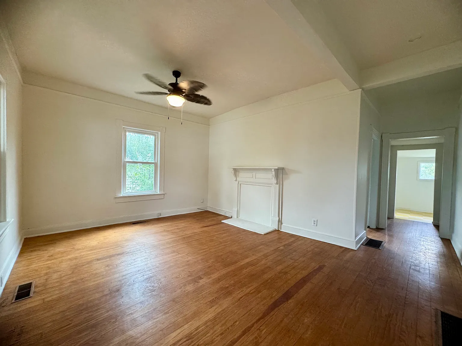 2 bed, 950 sqft, $2,200 — Photo 1