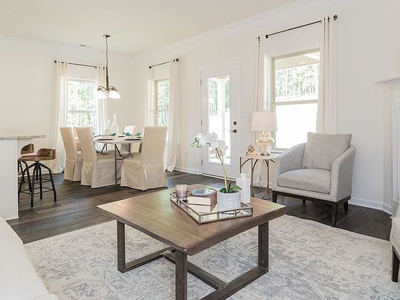 The Reges - Family Room