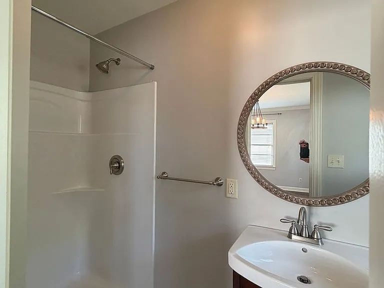 904 Lynn Cir — Photo 24
