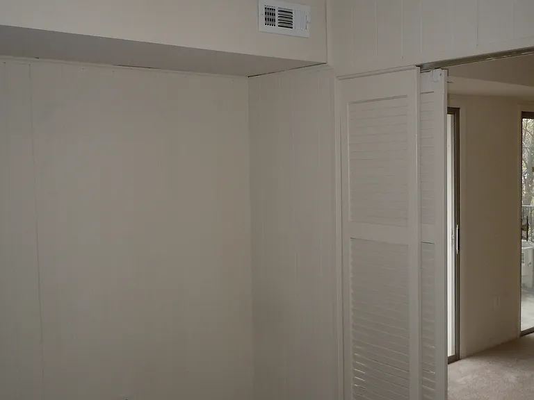 2025 N Lincoln St #113 — Photo 6