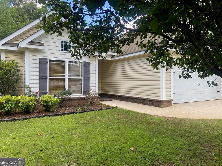 313 Madison Place Pkwy — Photo 2