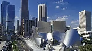 DOWNTOWN LA 7 MILES AWAY