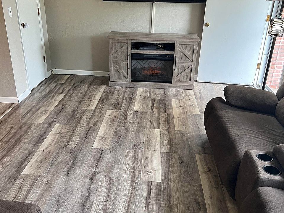 635 Madison St, Winthrop, IA 50682 Zillow