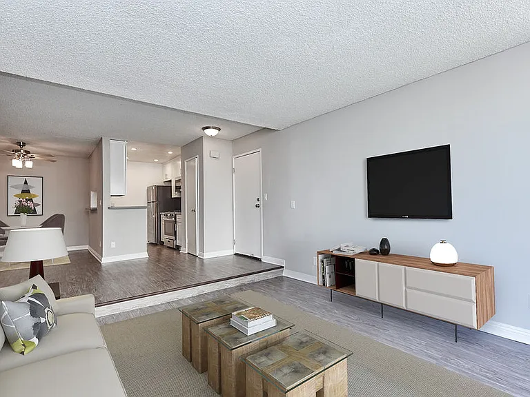Ariel Court Apts — Photo 6