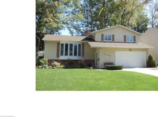 427 Riverdale Dr, Eastlake, OH