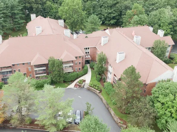 770 Salisbury St APT 511, Worcester, MA 01609