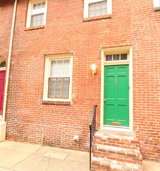 260 S Alder St — Photo 1