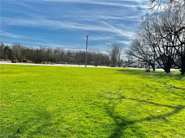Louisville St NE, Louisville, OH 44641