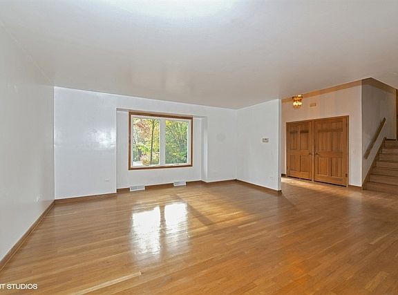 2nd image of 3122 Whispering Oaks Ln