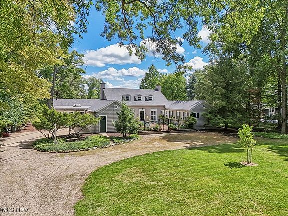 2nd image of 1640 Oakwood Dr