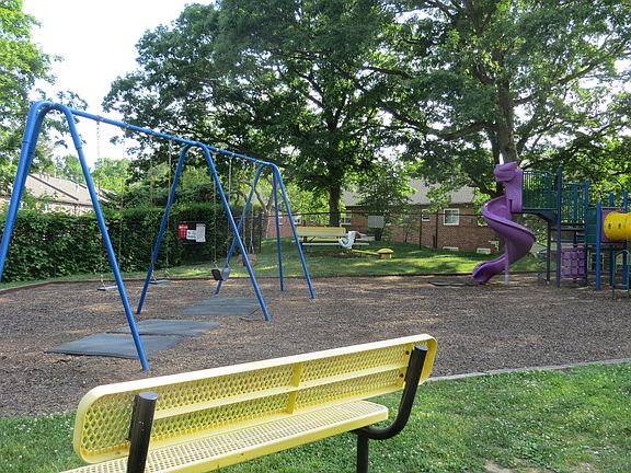 3rd image of 25 Fieldstone Dr APT 184