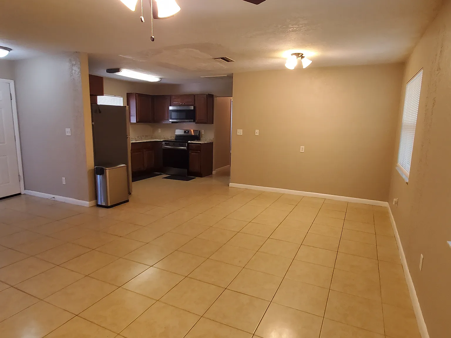 3 bed, 1580 sqft, $2,400 — Photo 3