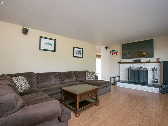 4th image of 8605 NE 60th St