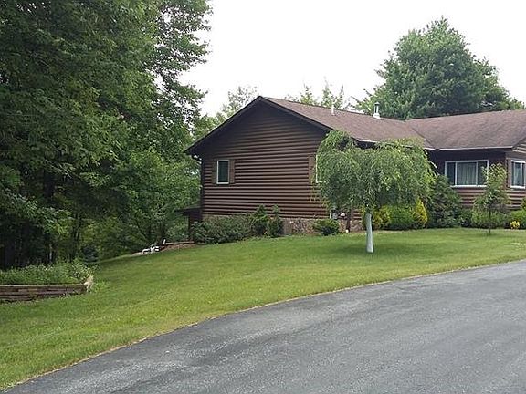 3rd image of 225 Beechwood Ln