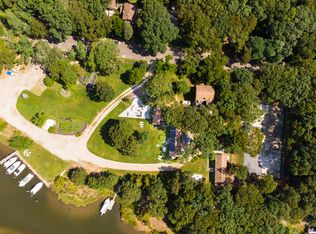 16 Mudford Ave, East Hampton, NY 11937