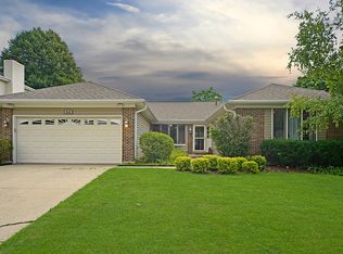 315 Crestwood Ct, Algonquin, IL 60102