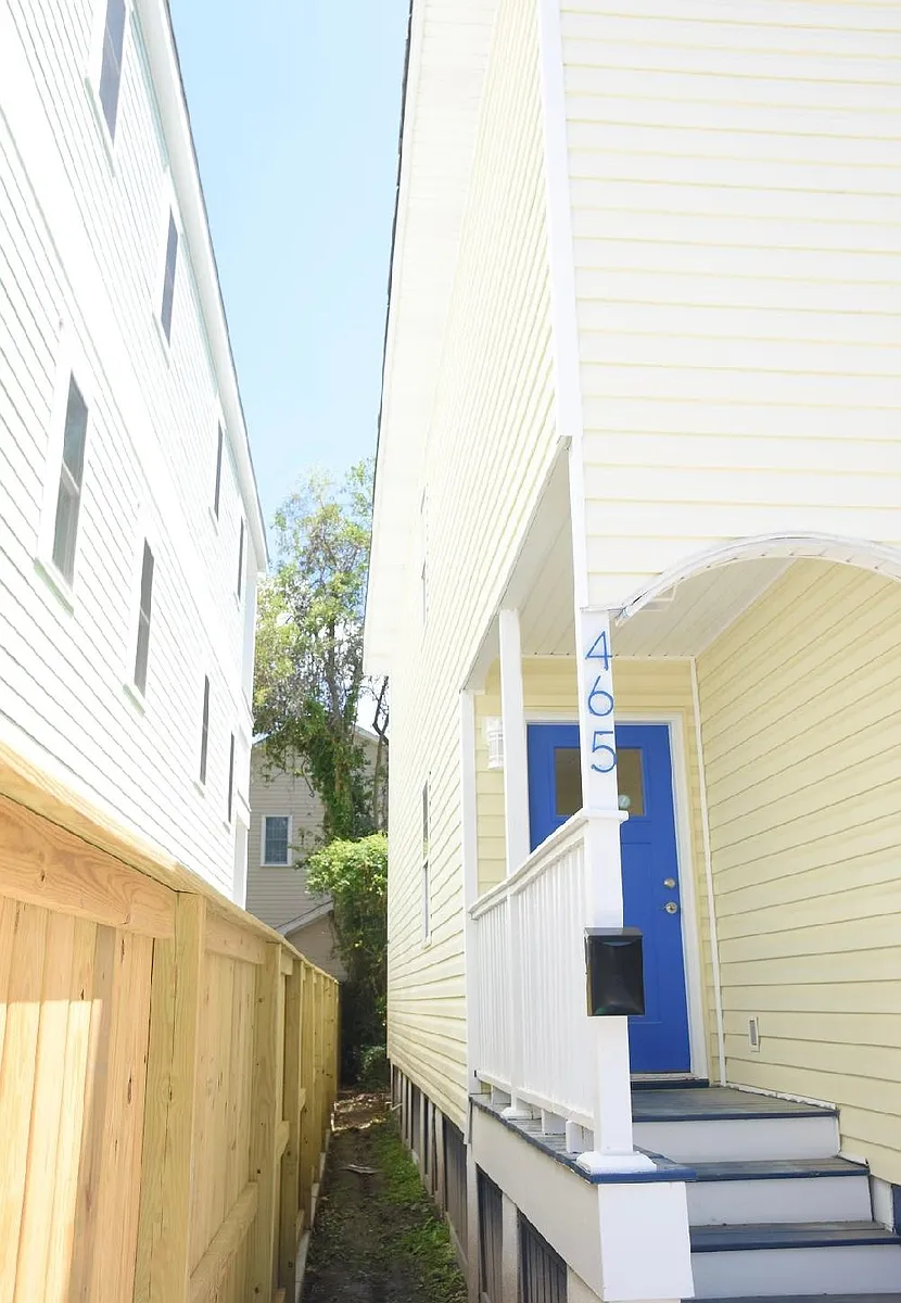Building Photo - 465 Race St