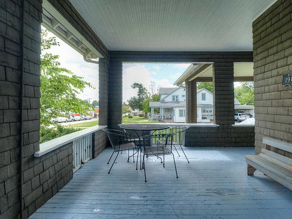 4th image of 805 W 4th St