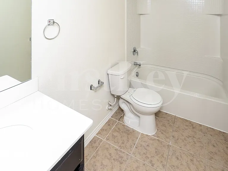 2042 Avondown Rd — Photo 14