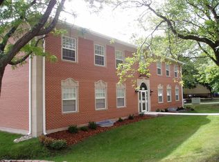 520 Pershing Ave APT 203, Glen Ellyn, IL 60137