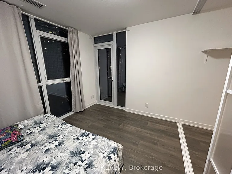 159 Wellesley St E #303 — Photo 9