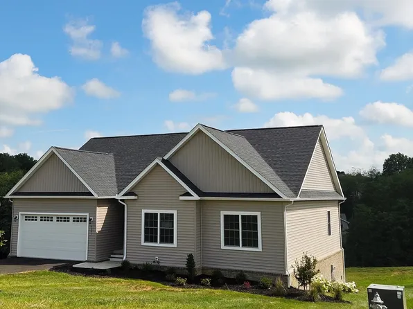 5240 Country Meadow Dr, Dublin, VA 24084