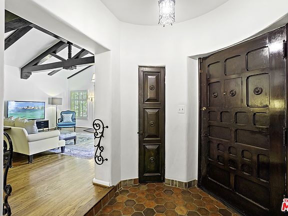 5th image of 617 N McCadden Pl