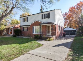 28071 S Clements Cir, Livonia, MI 48150