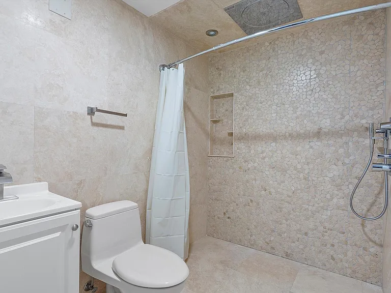 1421 Ponce De Leon Dr — Photo 45