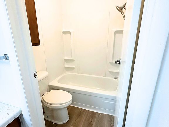 5th image of 305 S Manning Ave #305