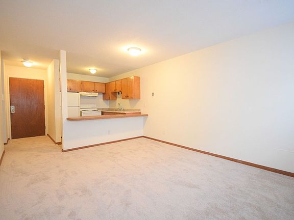 2nd image of 2712 Pillsbury Ave S APT 204