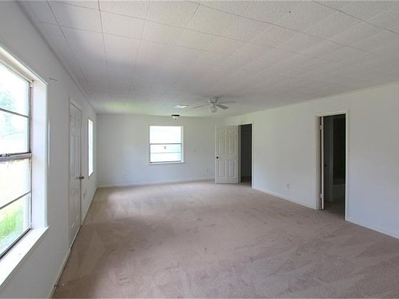 3rd image of 1211 Avenue G
