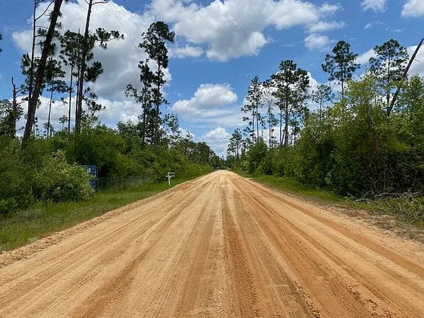 11930 Gardenia St, Fountain, FL 32438