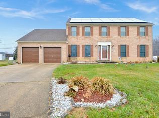 2 Currant Ct, Newark, DE 19702