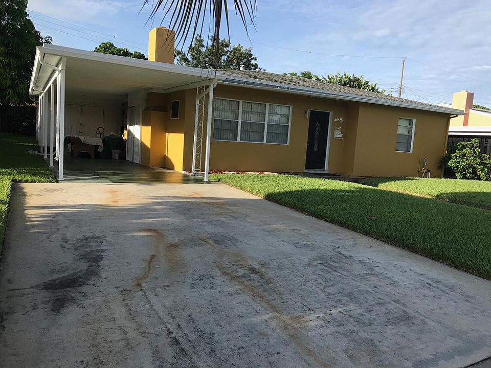 1st image of 1025 Churchill Cir N