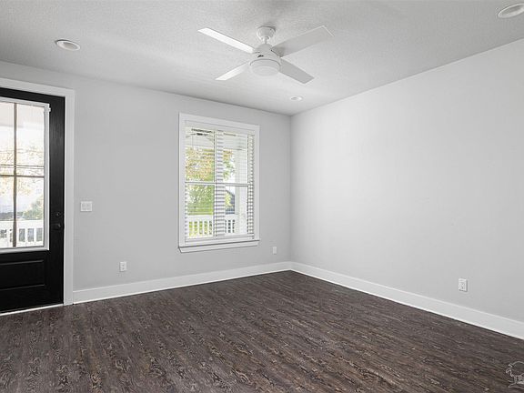 4th image of 311 N 8th Ave