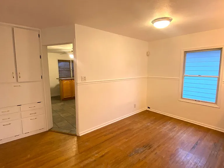 1431 E Paris Ave — Photo 5