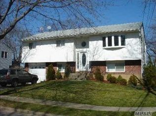 2 Karen Pl, Commack, NY 11725