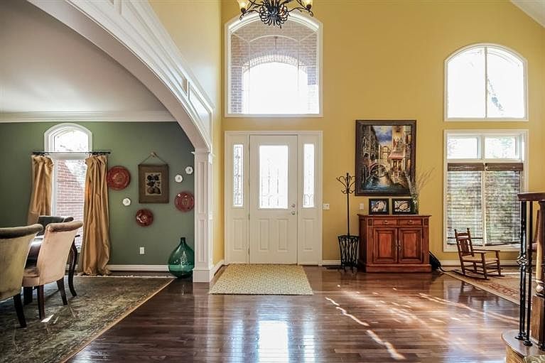 1st image of 8242 Chatham Dr #40