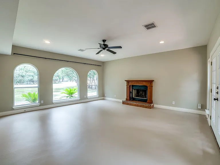 208 S Winston Ln — Photo 6