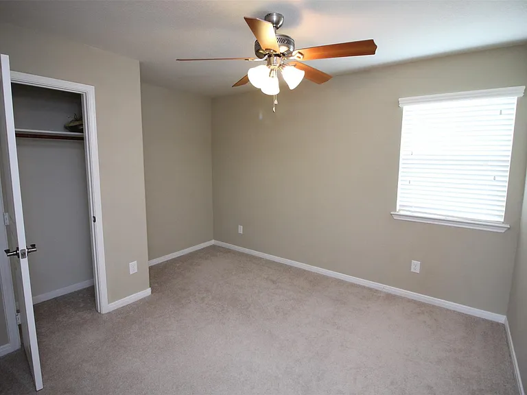 6418 Burgess Heights Ln — Photo 16