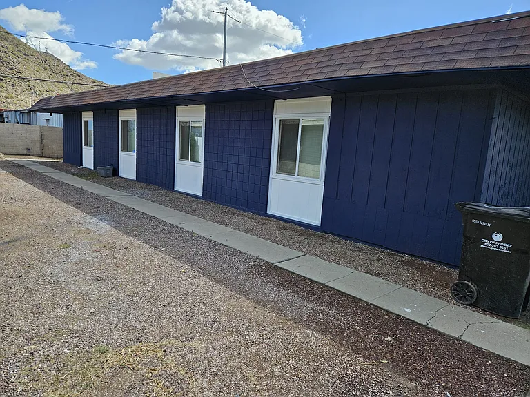 2016 W Cactus Rd #B — Photo 12