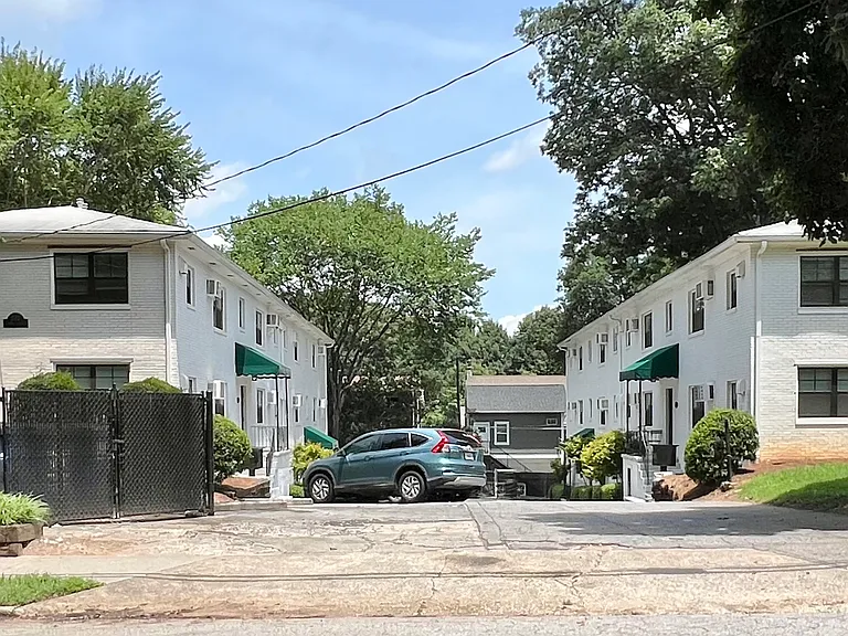 Nestled among the million dollar homes
282 & 286 9th Street
Great community of neighbors!
