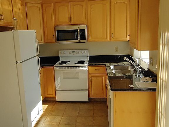 2nd image of 723 Hopkins Ave Unit A