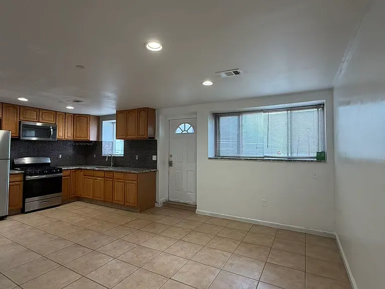 170A Greenleaf Ave #B — Photo 2