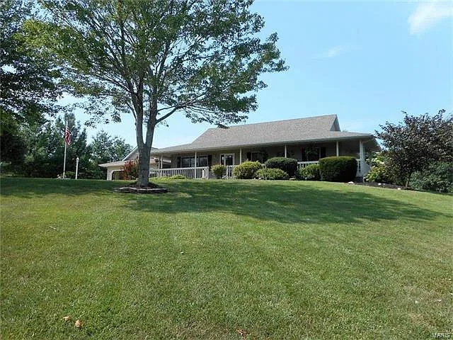 3350 Bush Dr photo 1