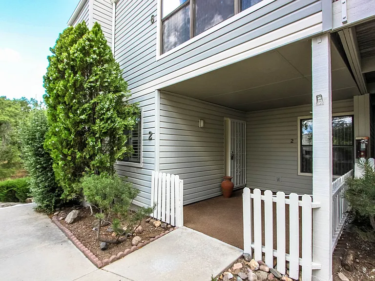 333 W Leroux St #H2 — Photo 10