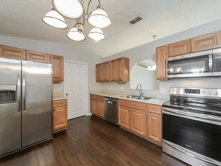 1479 Muir Cir — Photo 8